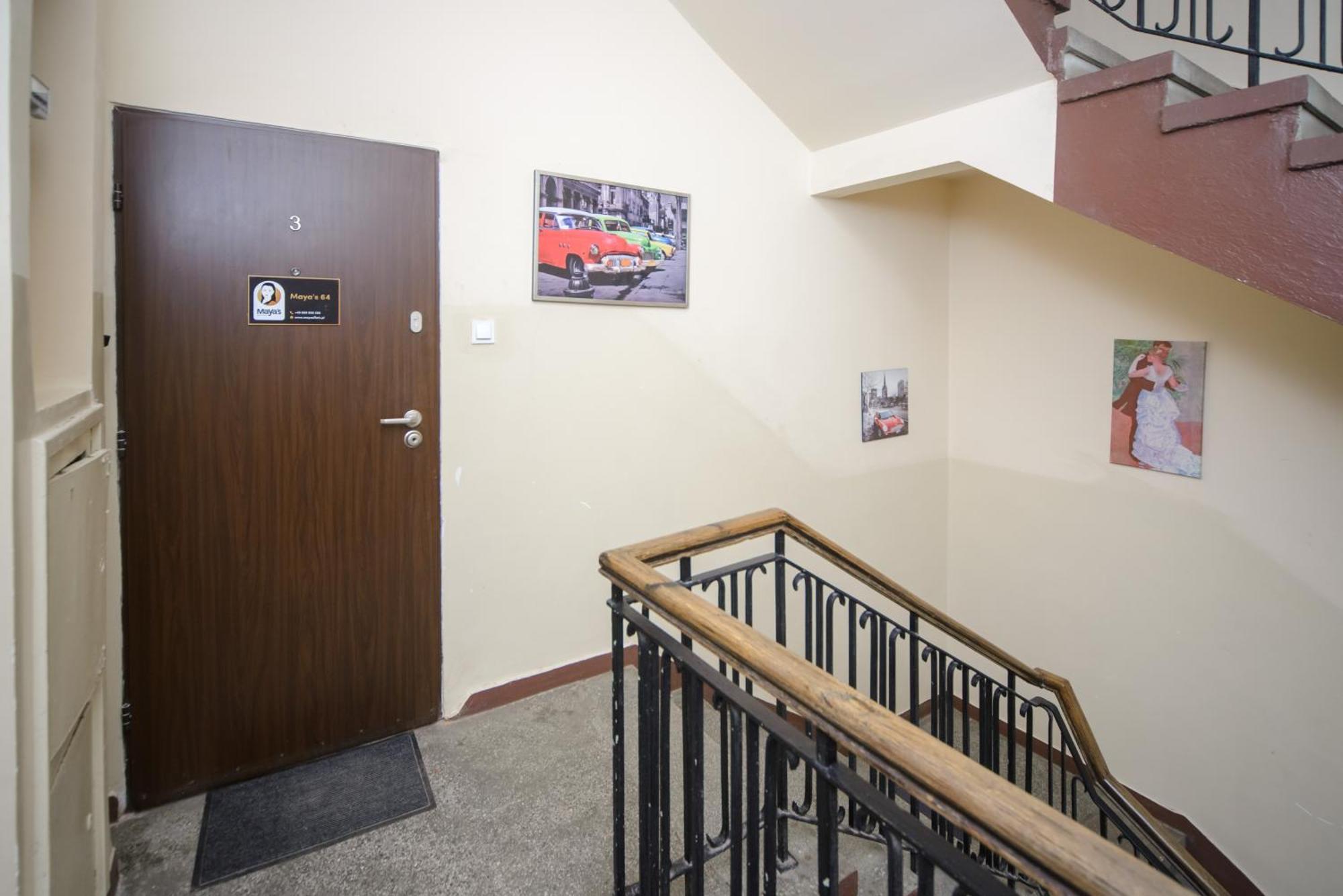 Apartment Maya's Flats & 64 - 3 On Chlebnicka Street Old Town *