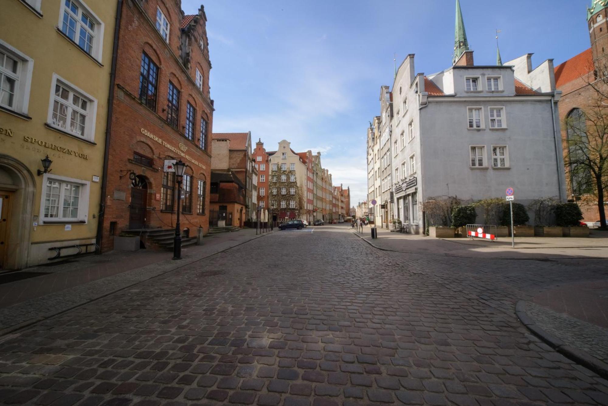 Maya's Flats & 64 - 3 On Chlebnicka Street Old Town Apartment *